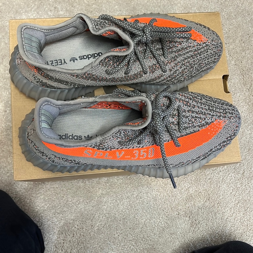 Yeezys 350 V2 size 8.5